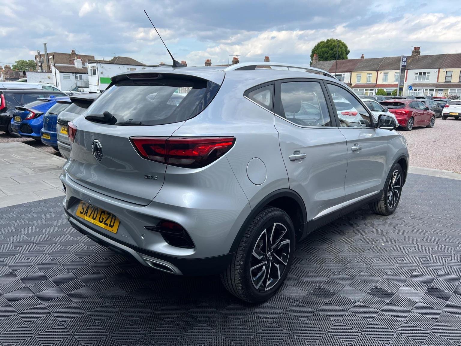 MG ZS