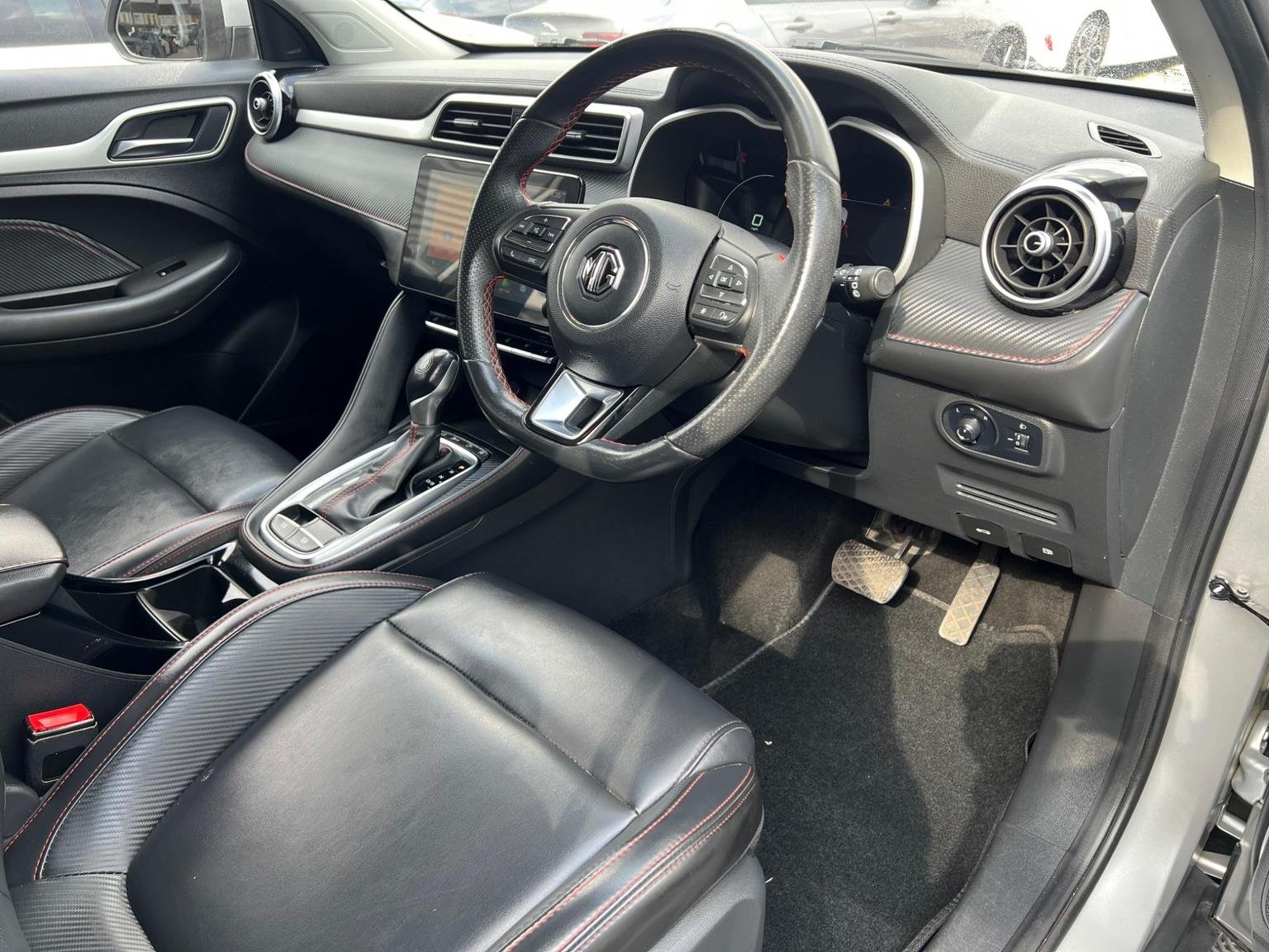 MG ZS
