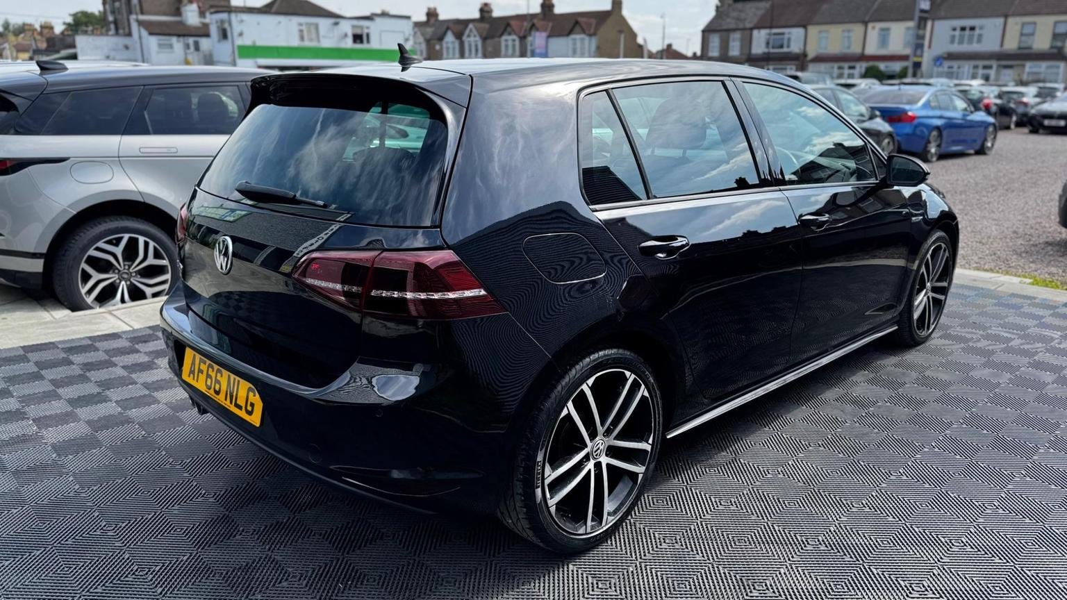 Volkswagen Golf