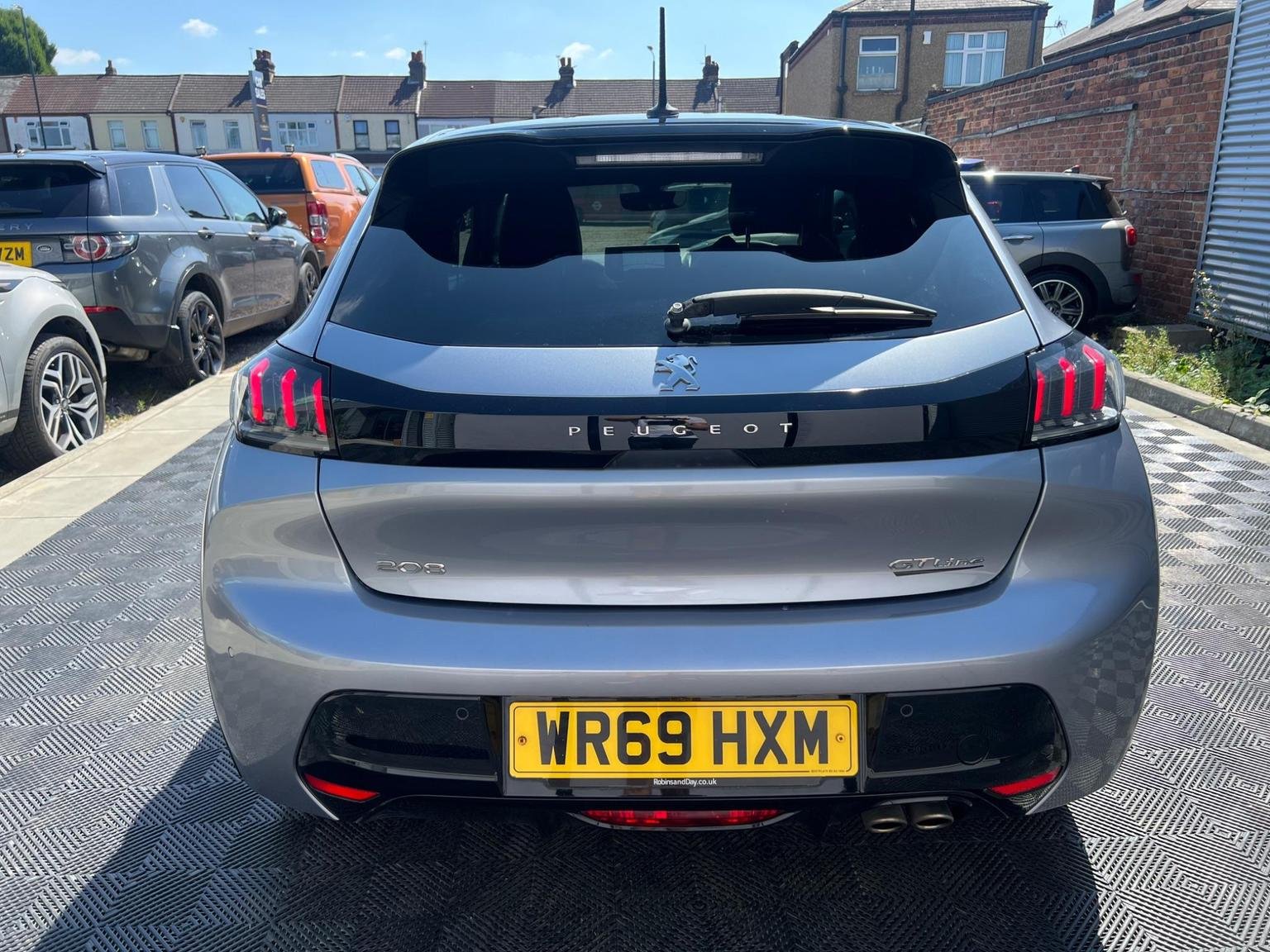 Peugeot 208