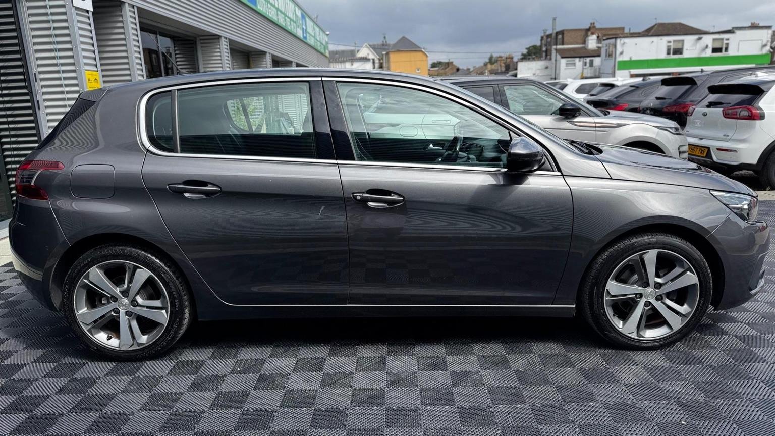 Peugeot 308