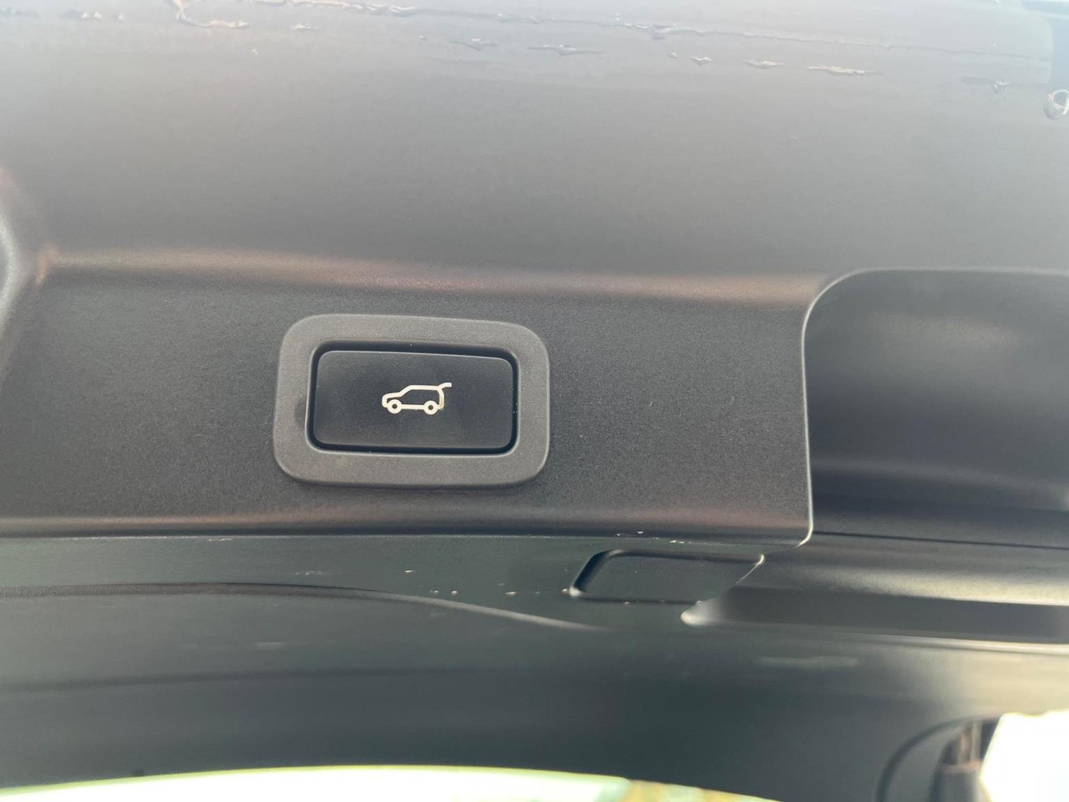 Jaguar F Pace
