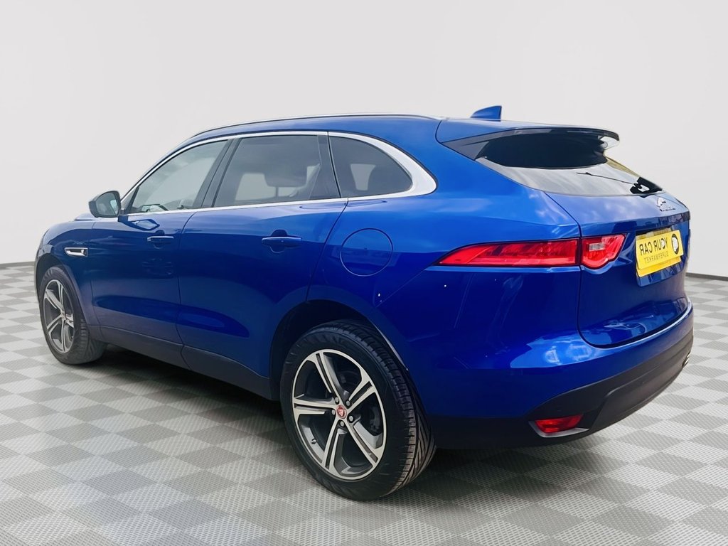 Jaguar F Pace