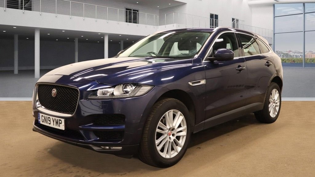 Jaguar F Pace