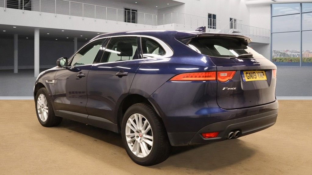 Jaguar F Pace
