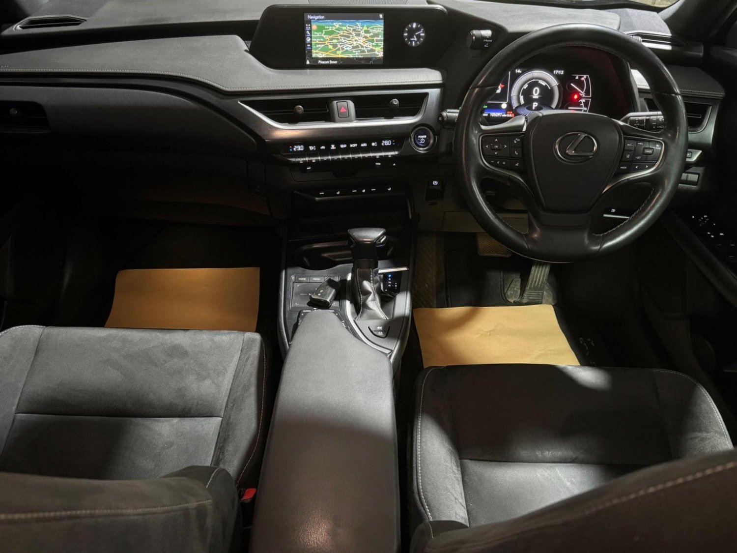 Lexus UX