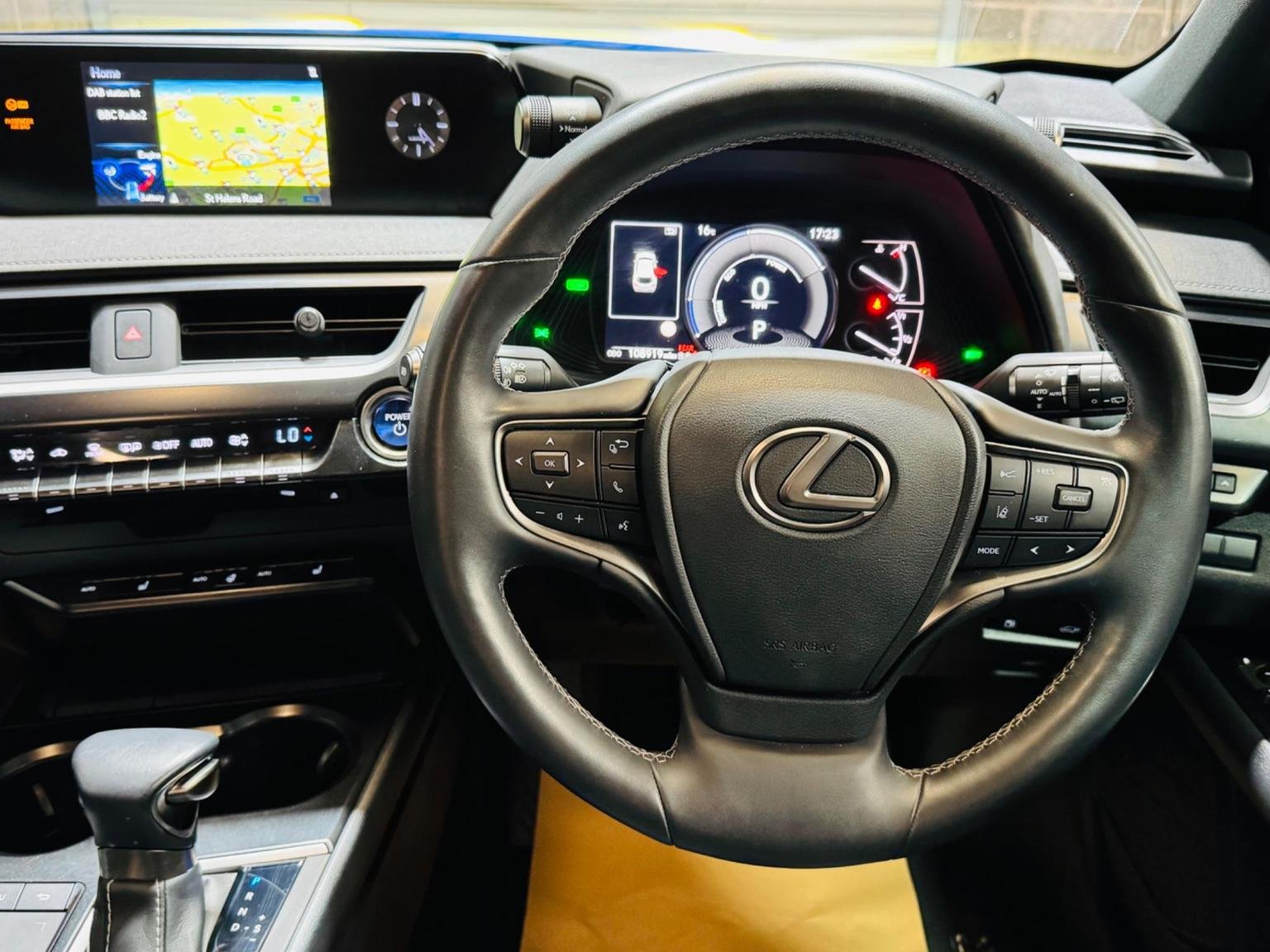 Lexus UX