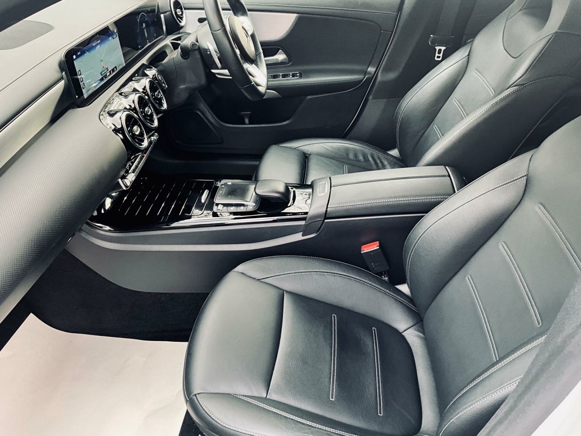 Mercedes Benz CLA