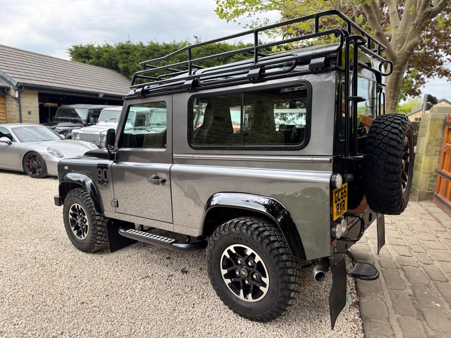 Land Rover 90