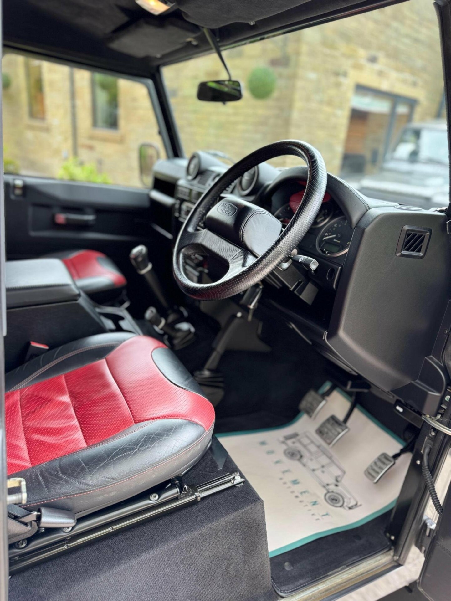 Land Rover 90
