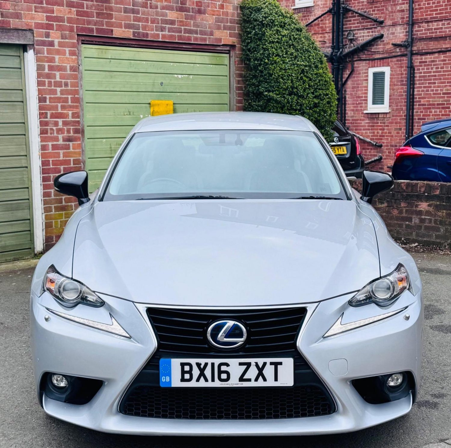 Lexus IS