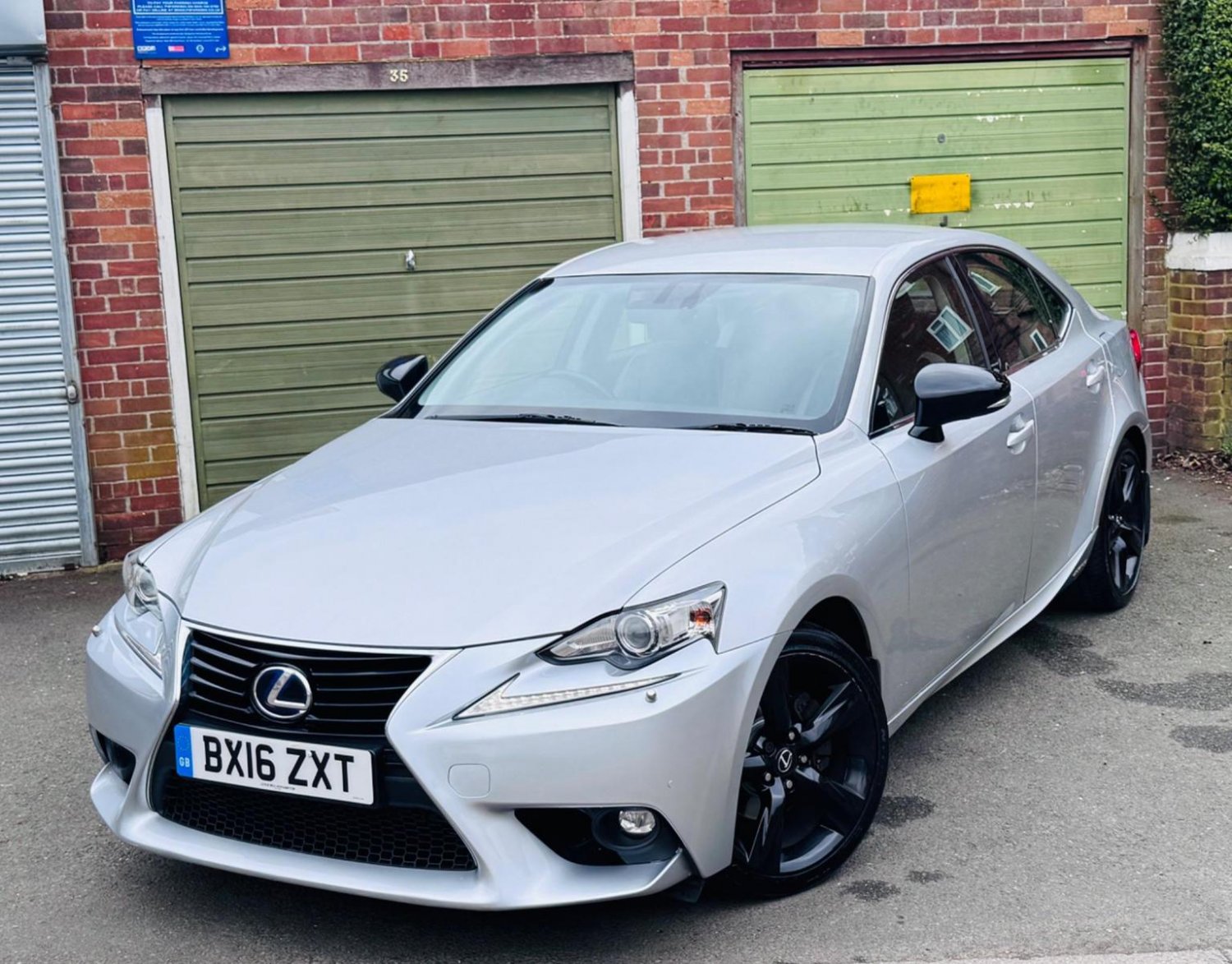 Lexus IS