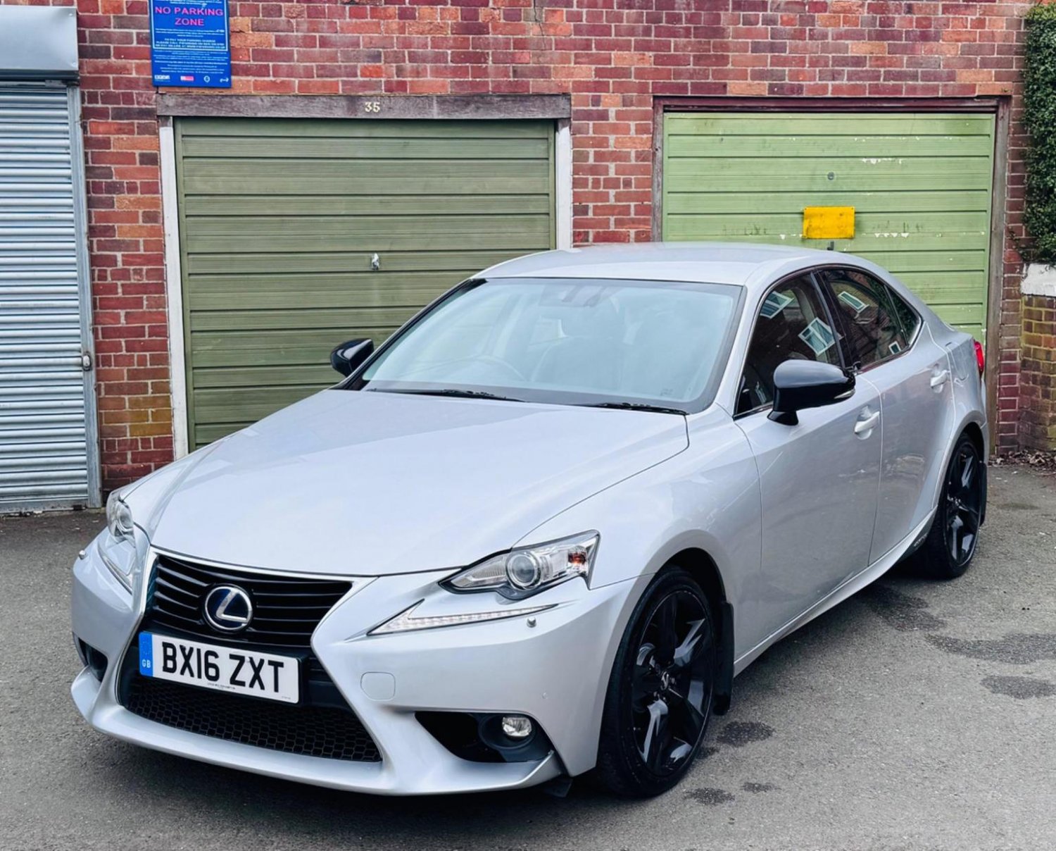 Lexus IS