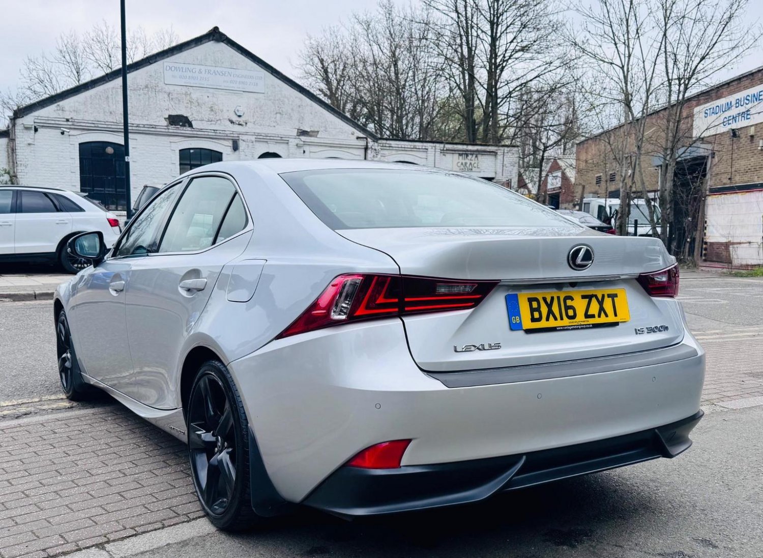 Lexus IS