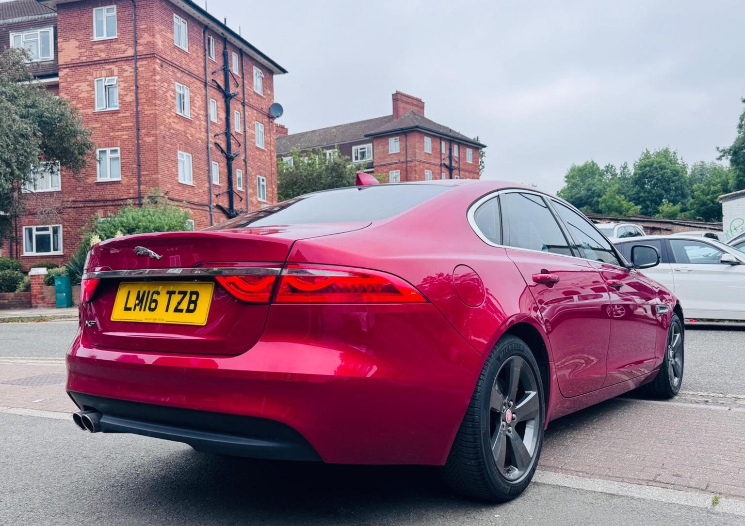 Jaguar XF