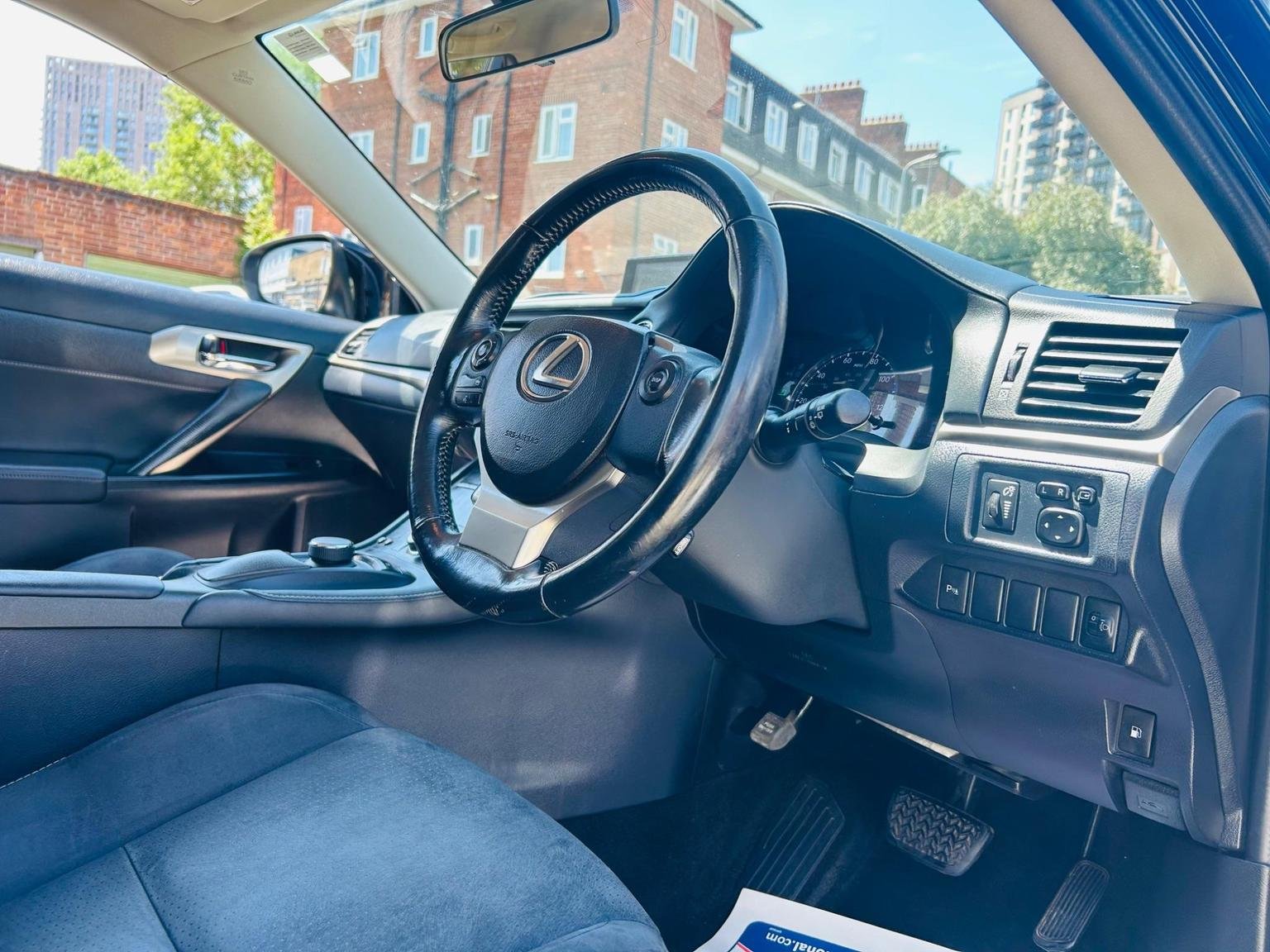 Lexus CT 200h