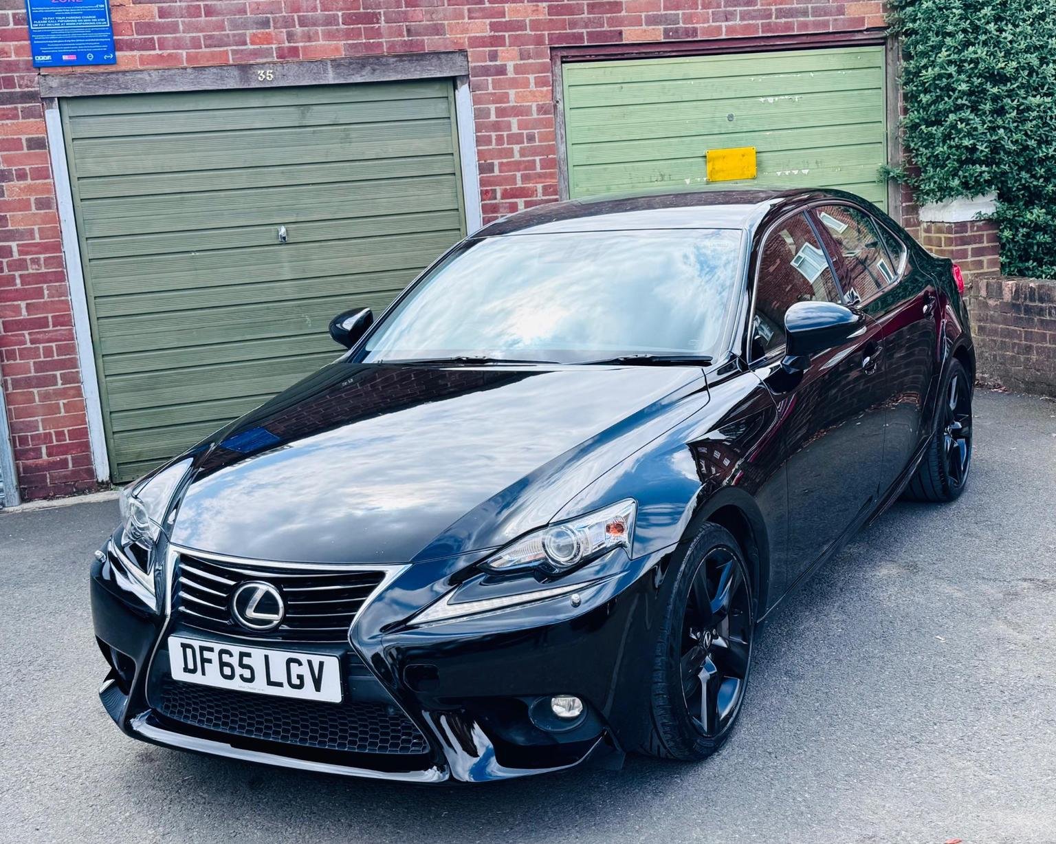 Lexus IS
