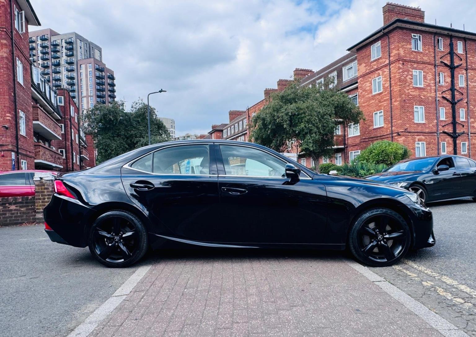 Lexus IS
