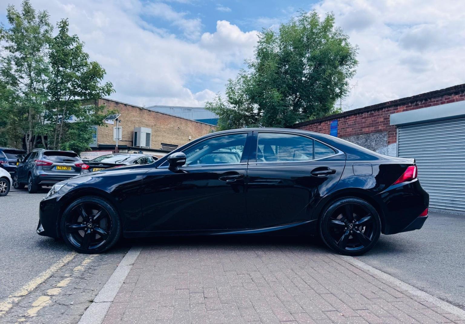 Lexus IS