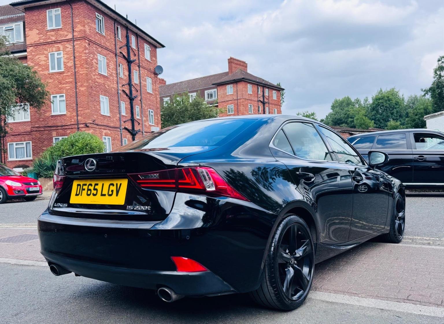 Lexus IS