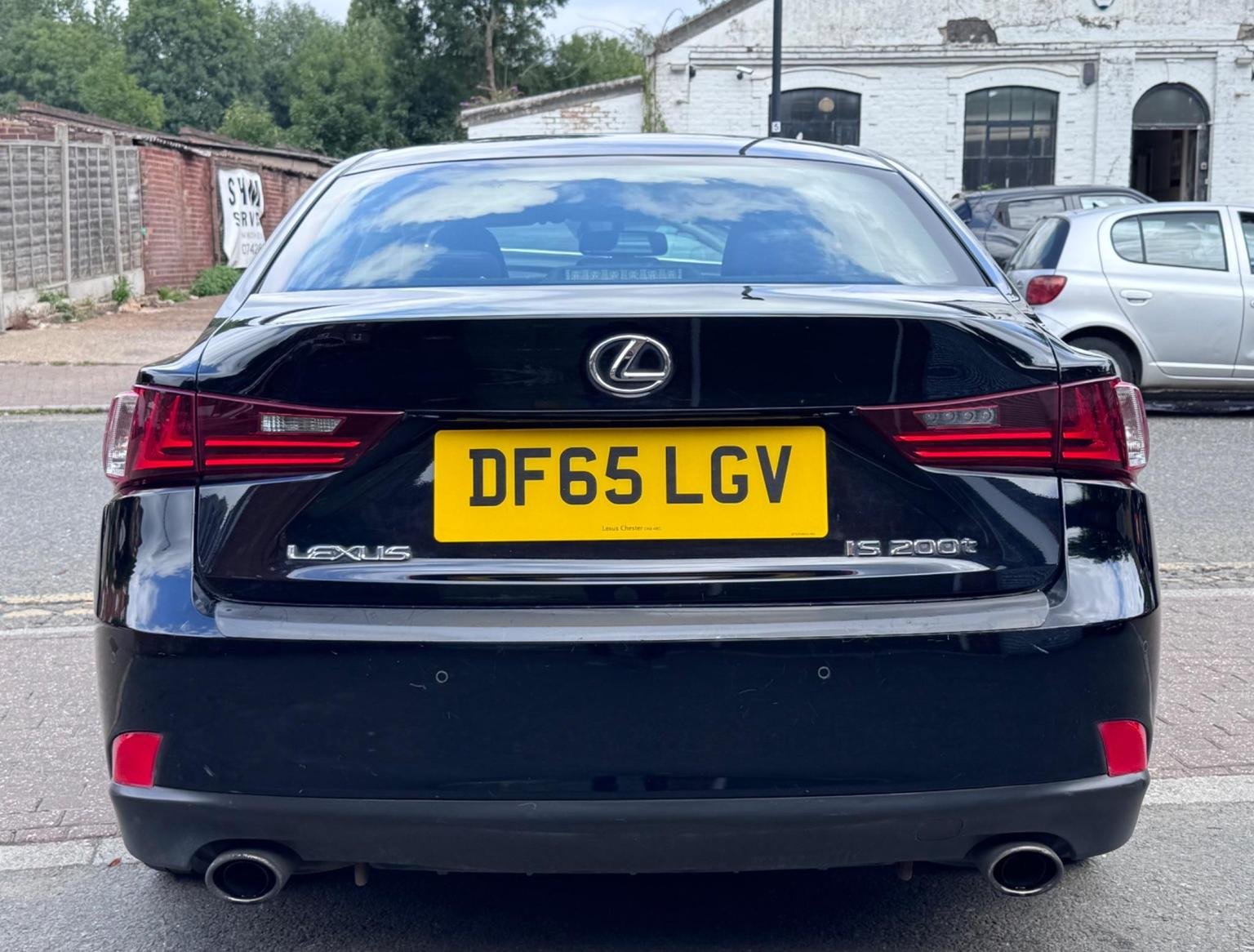 Lexus IS
