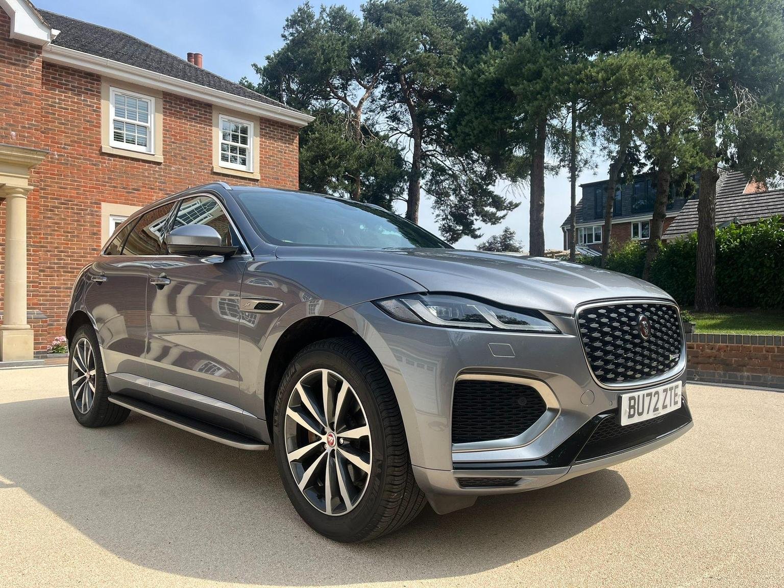 Jaguar F Pace