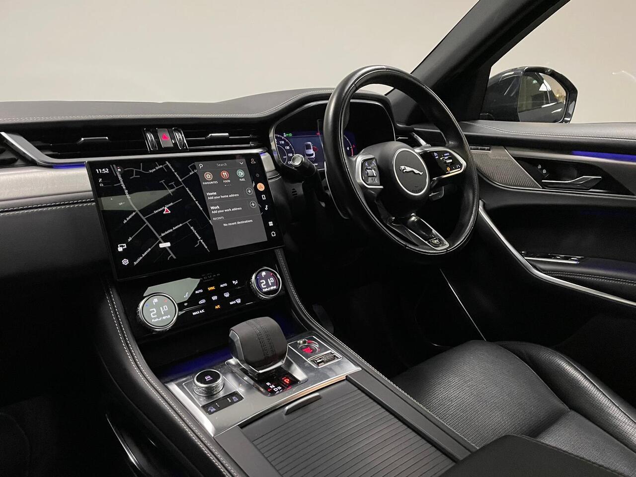 Jaguar F Pace