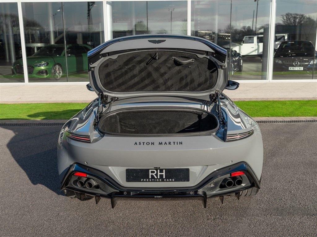 Aston Martin Vantage