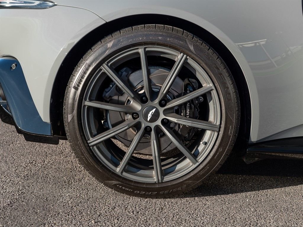 Aston Martin Vantage