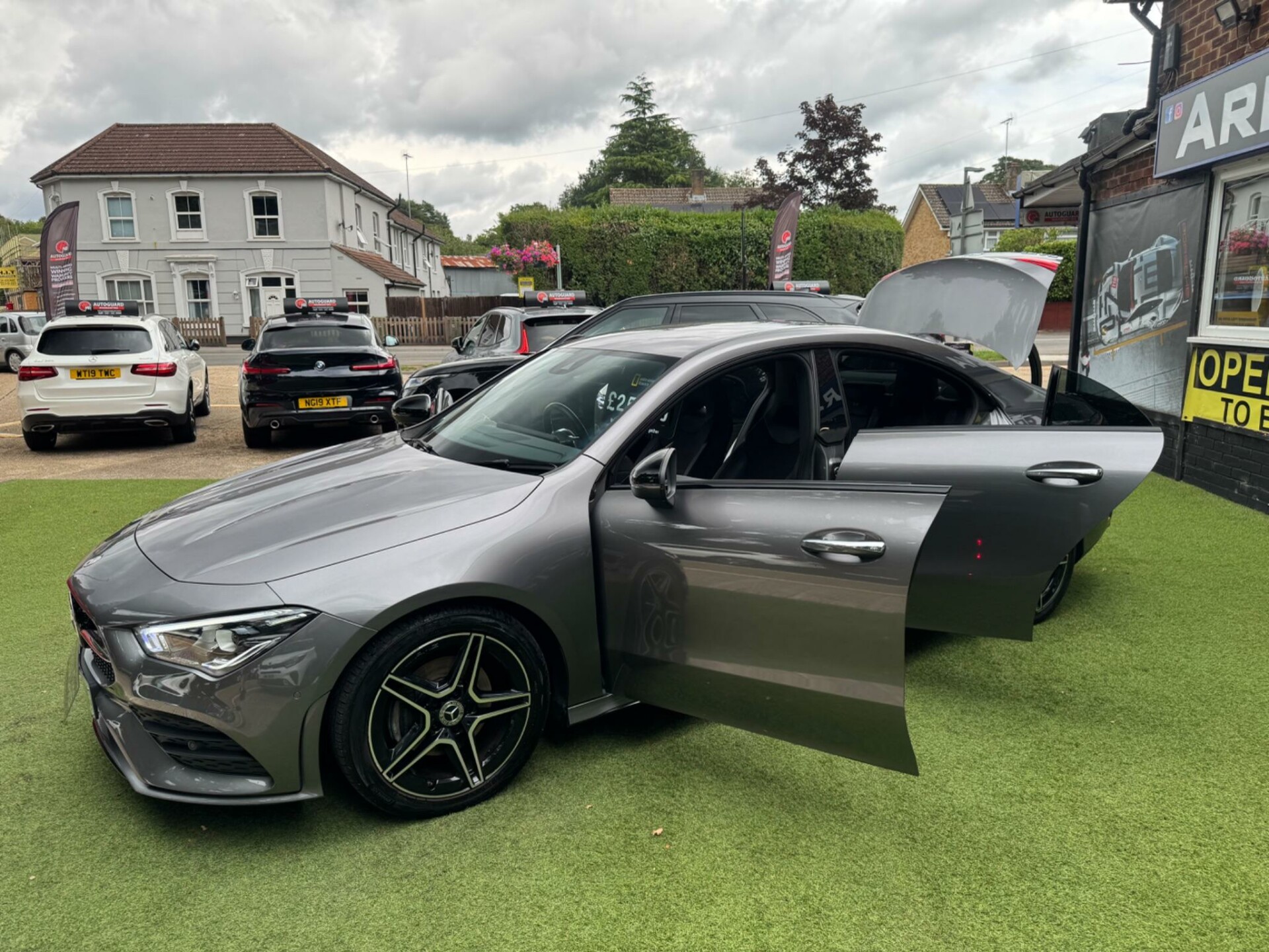 Mercedes Benz CLA