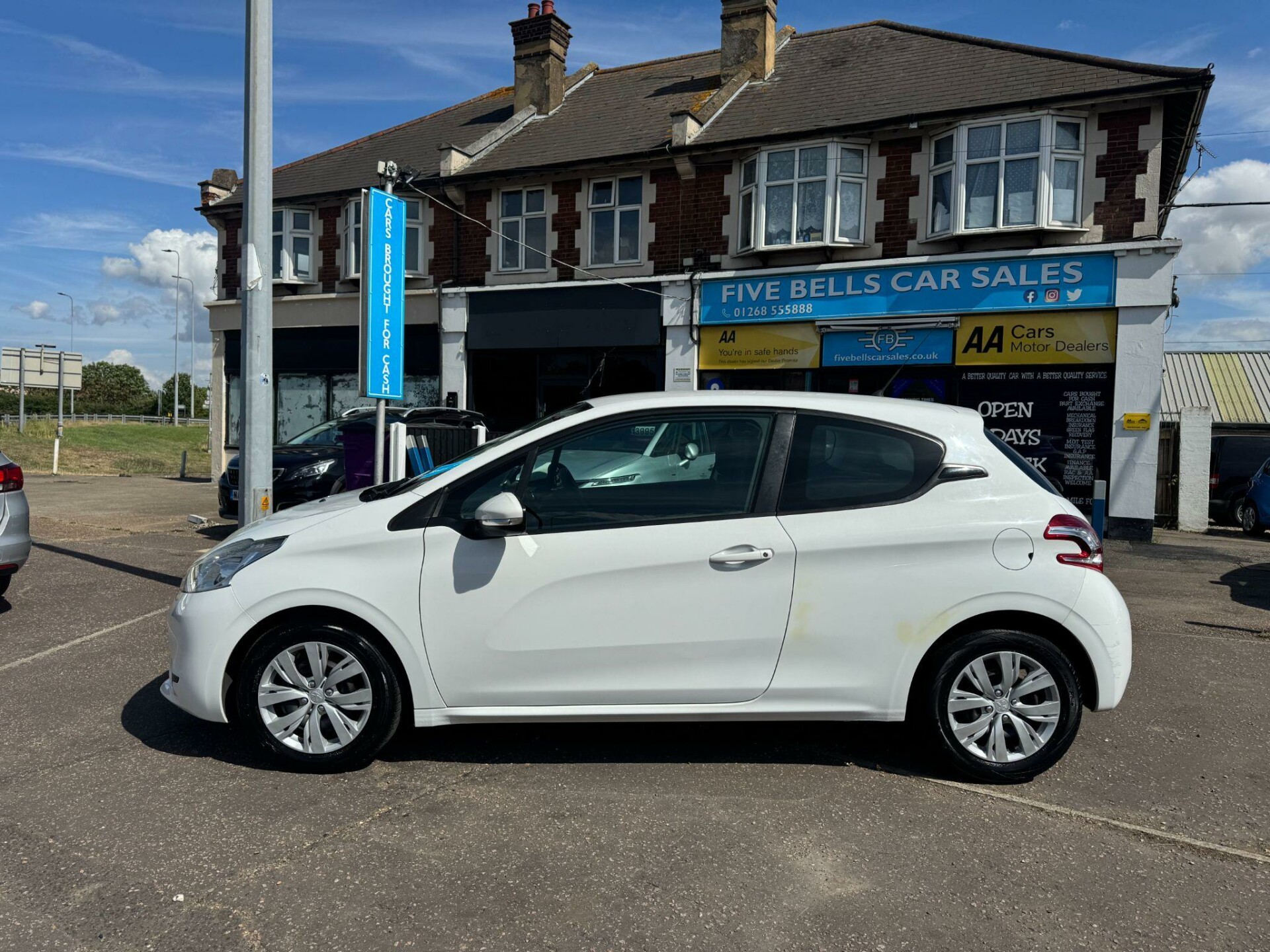 Peugeot 208