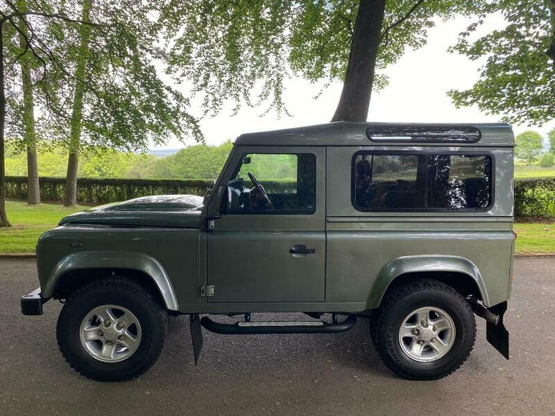 Land Rover Defender