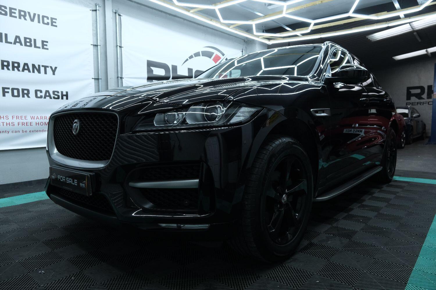 Jaguar F Pace