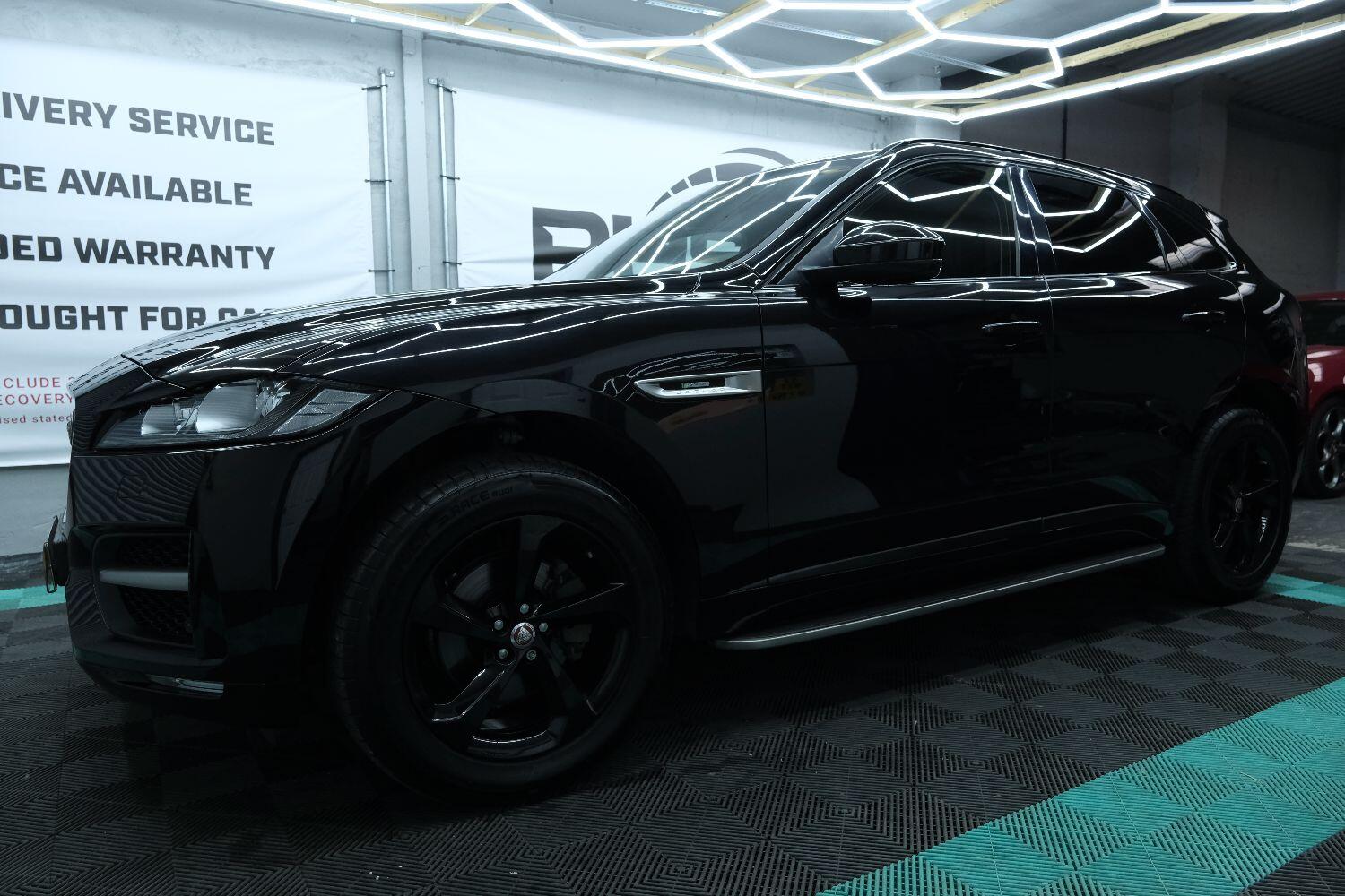 Jaguar F Pace