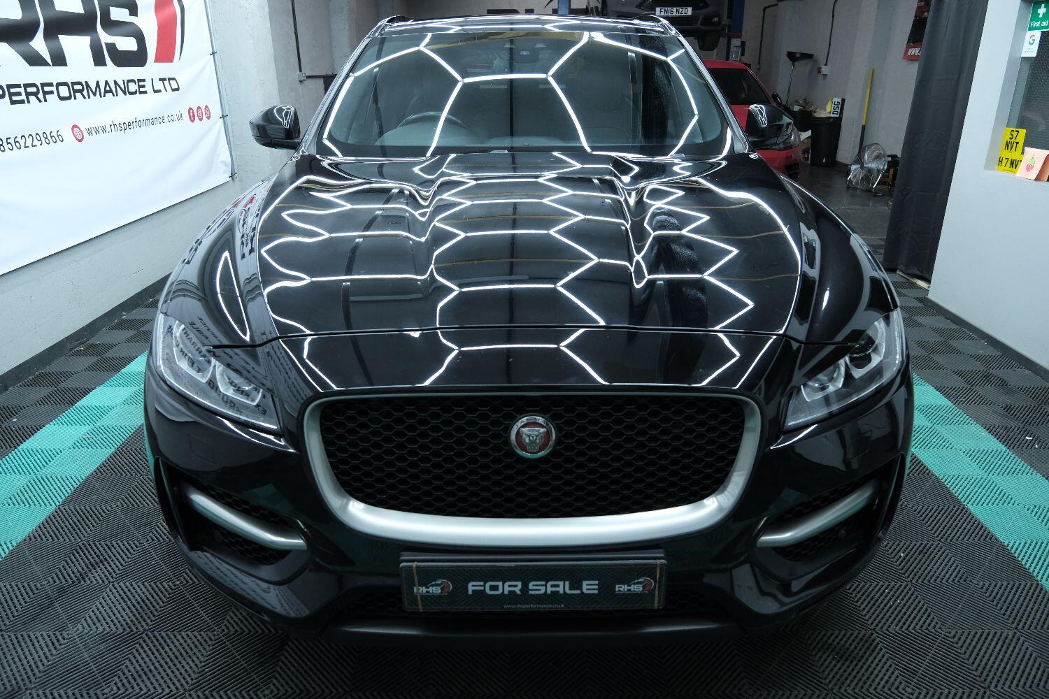 Jaguar F Pace