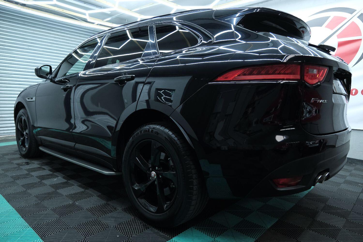Jaguar F Pace