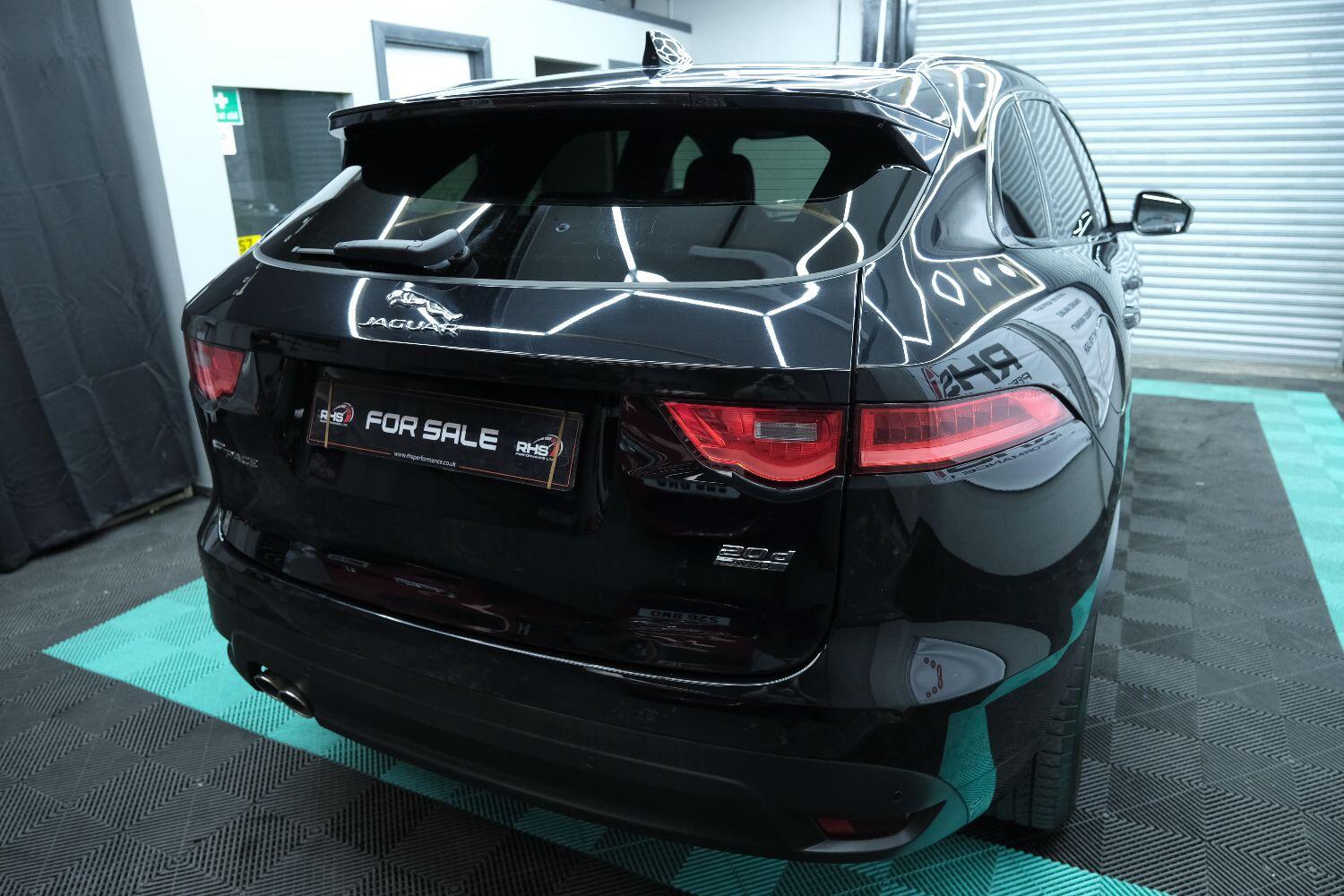 Jaguar F Pace