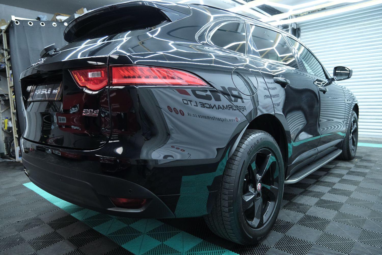 Jaguar F Pace