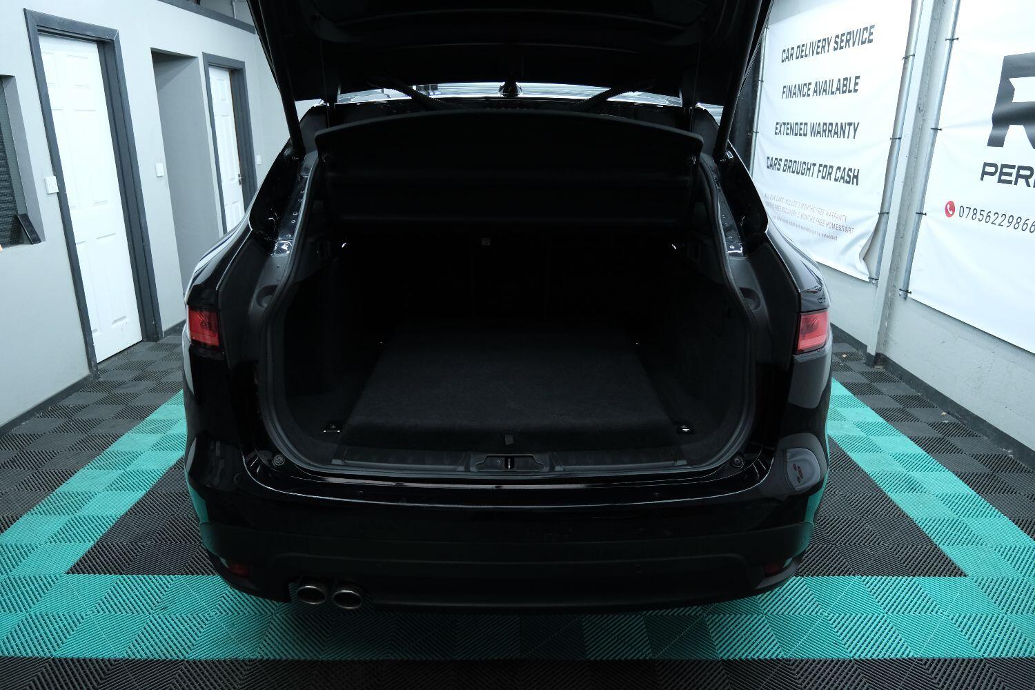Jaguar F Pace