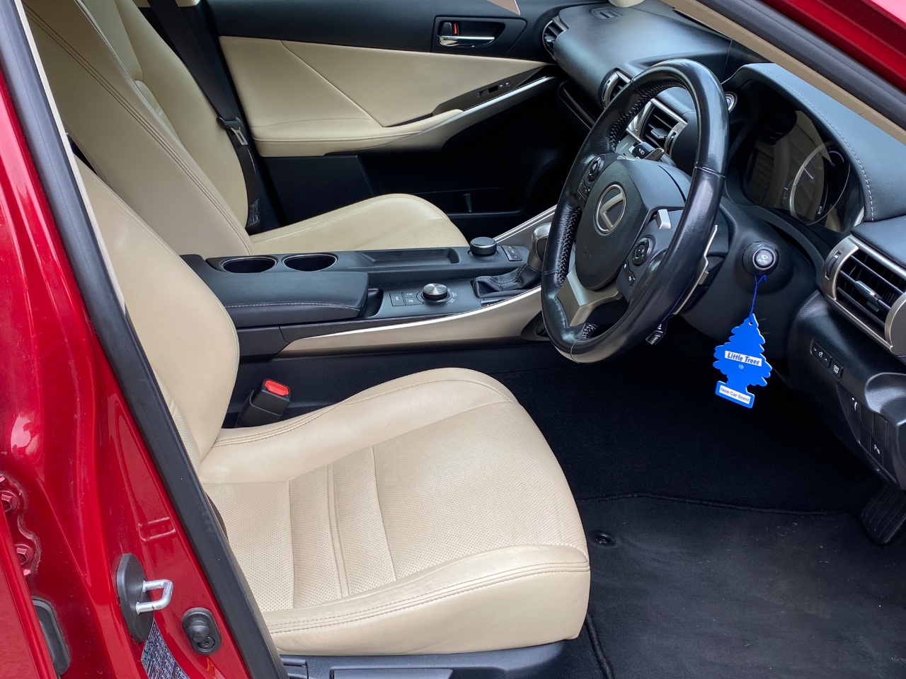 Lexus IS