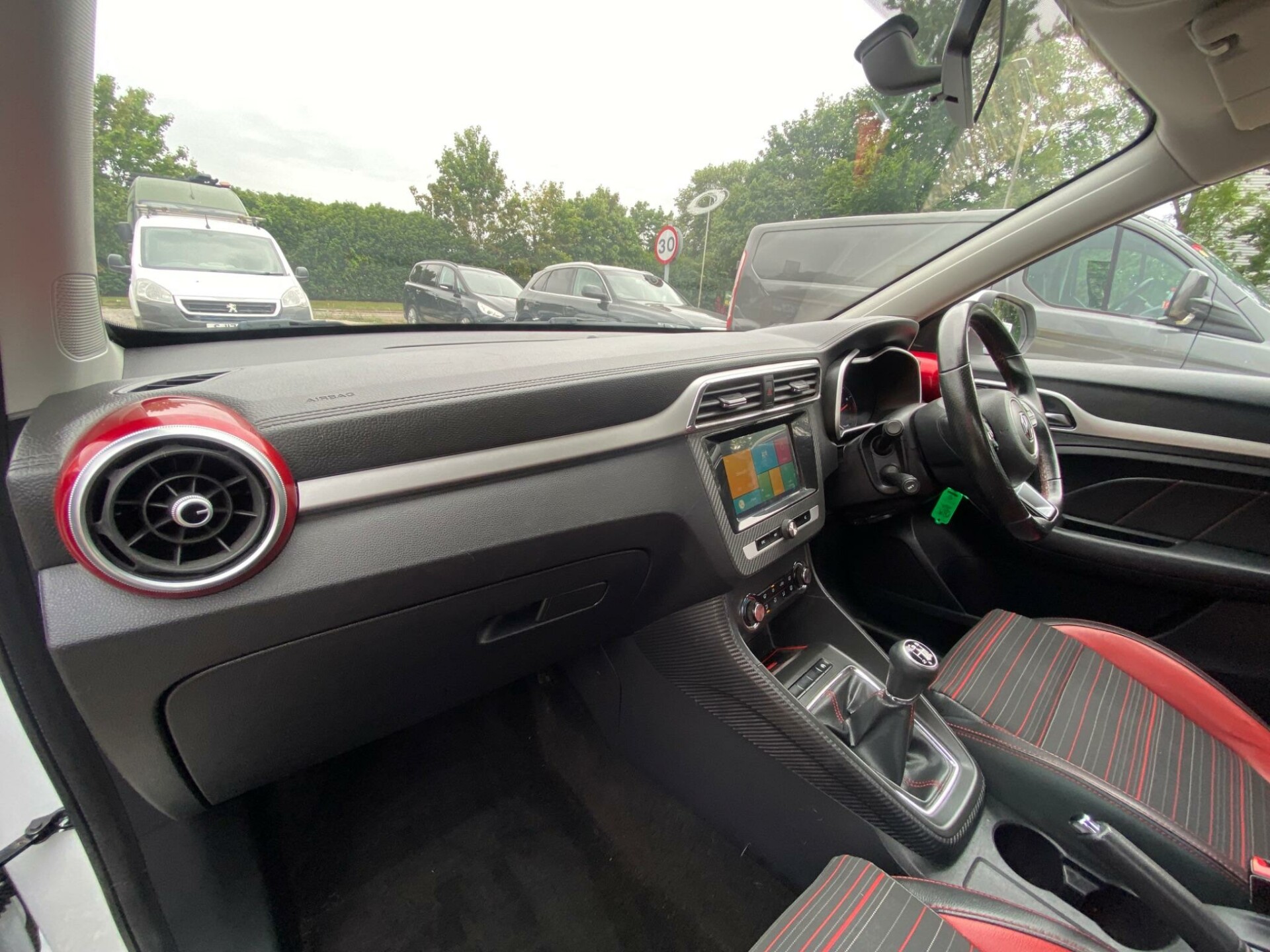 MG ZS