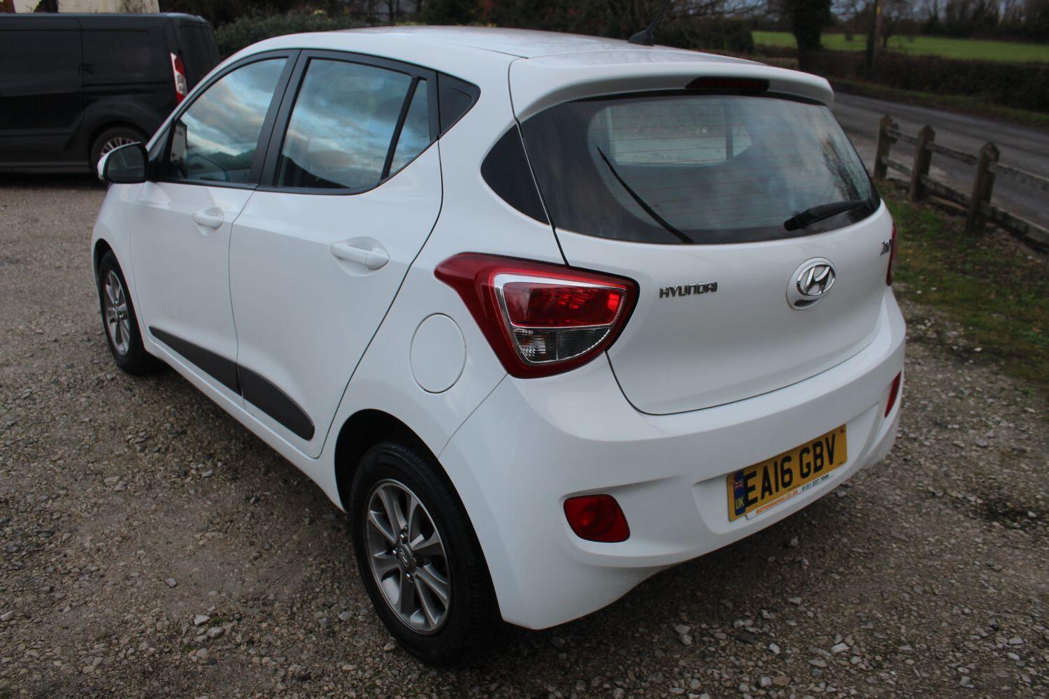 Hyundai i10