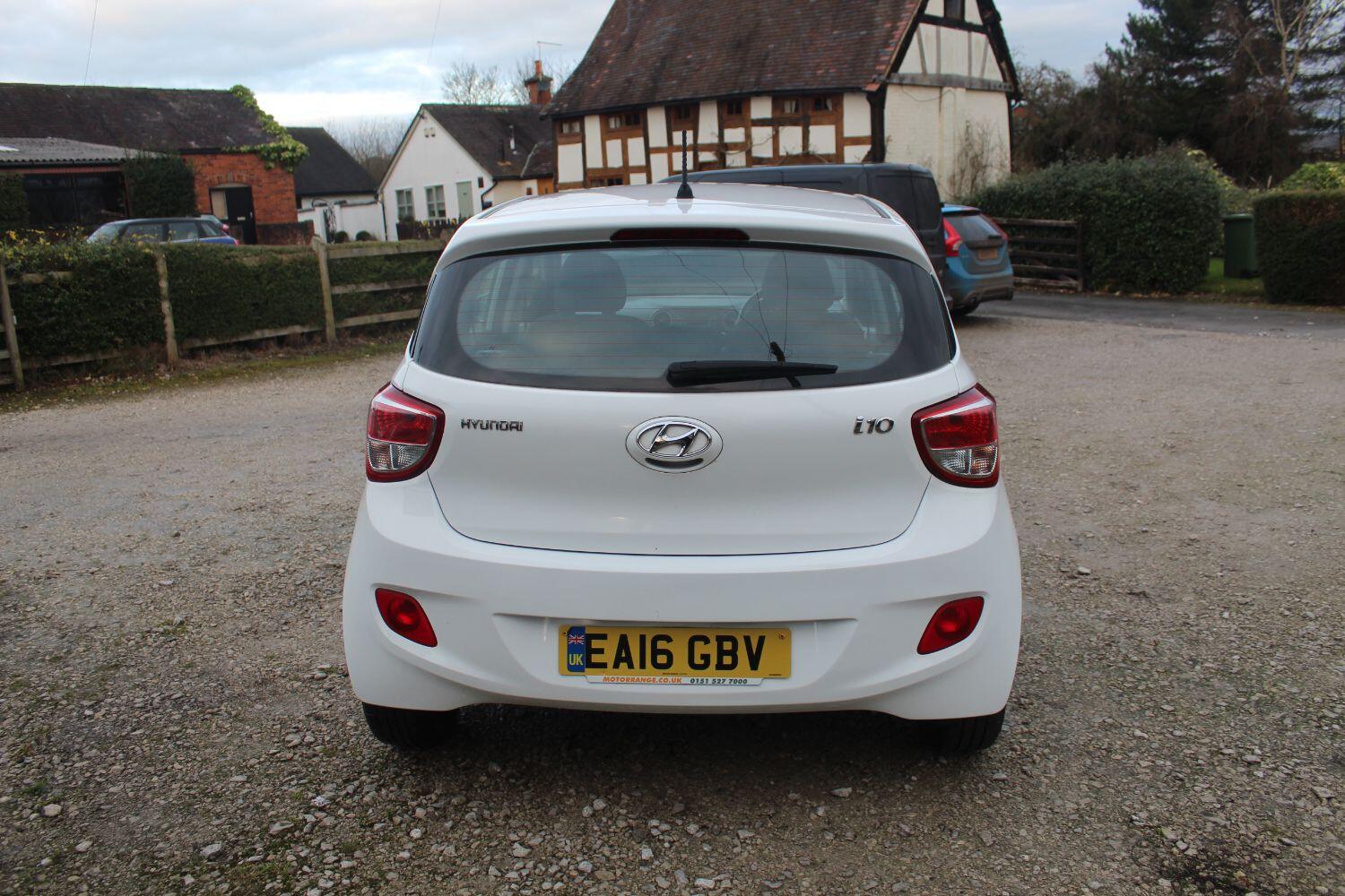 Hyundai i10