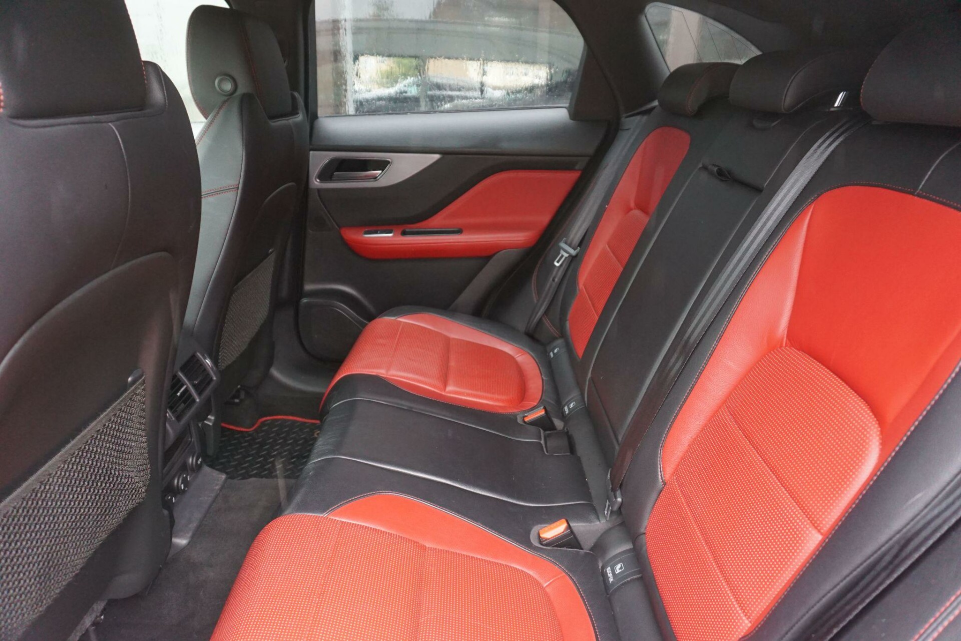 Jaguar F Pace