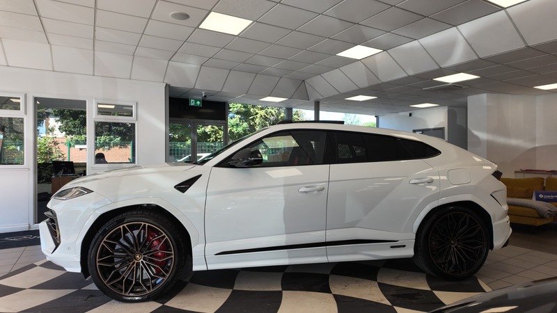 Lamborghini URUS