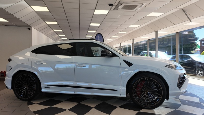 Lamborghini URUS