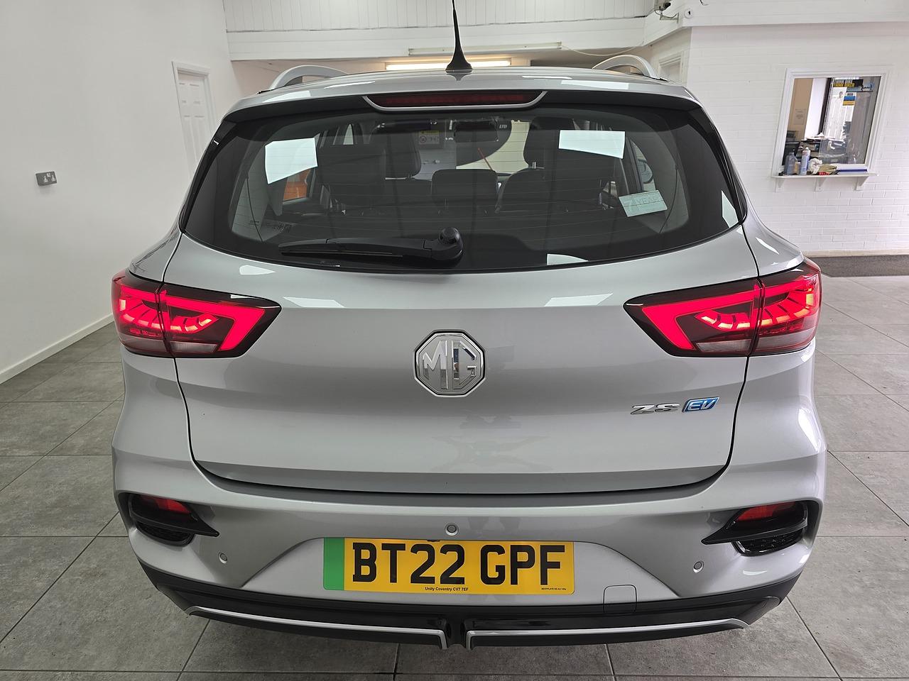 MG ZS