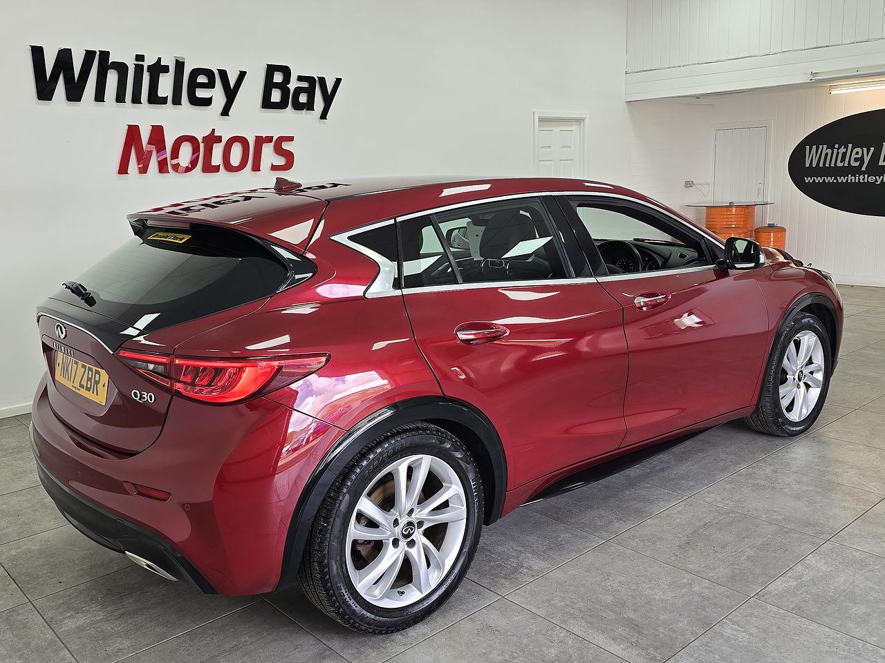 Infiniti Q30