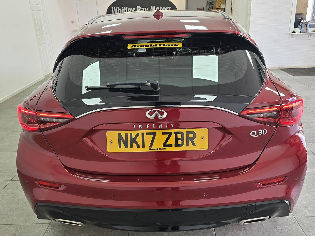 Infiniti Q30