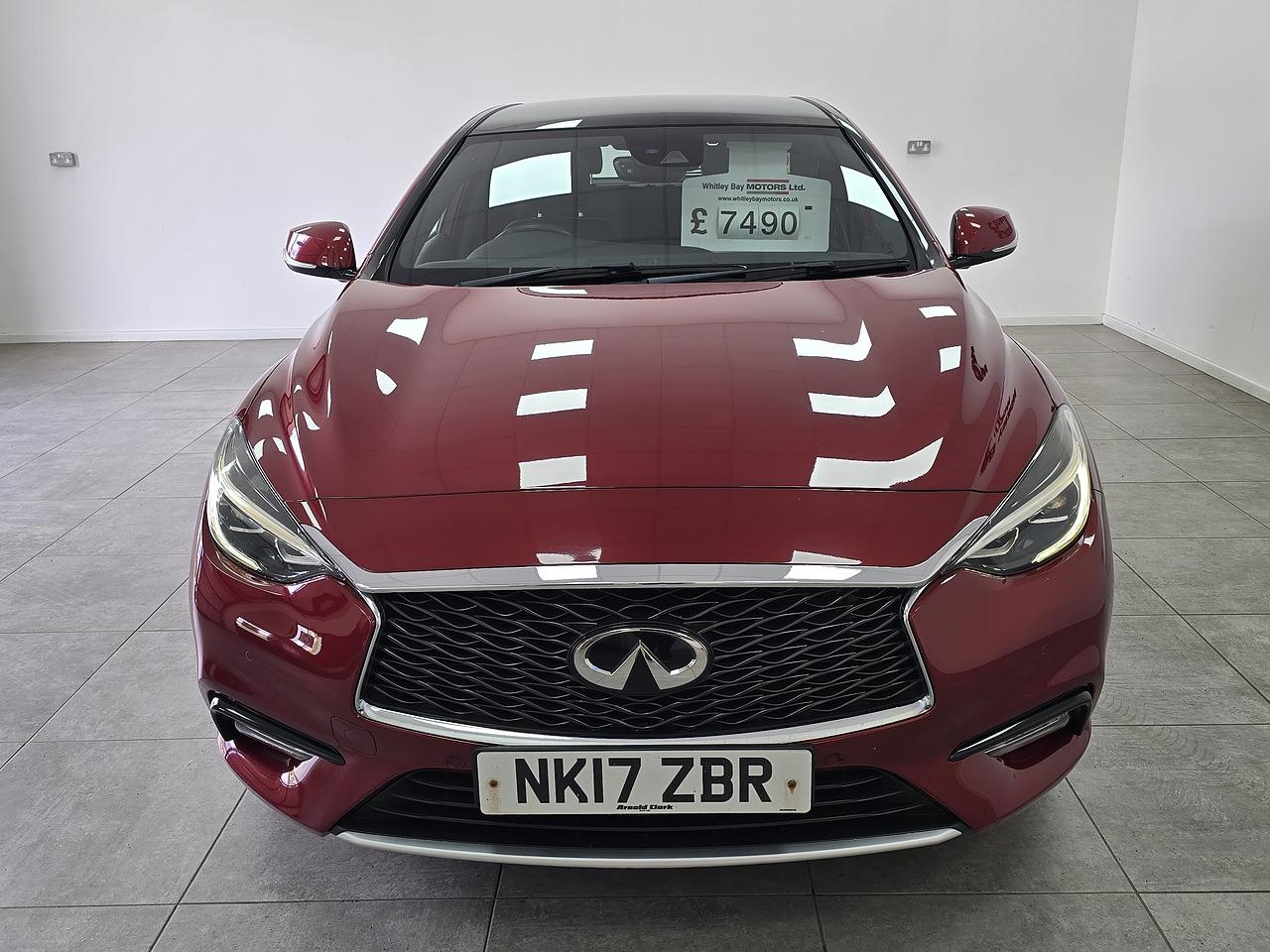 Infiniti Q30